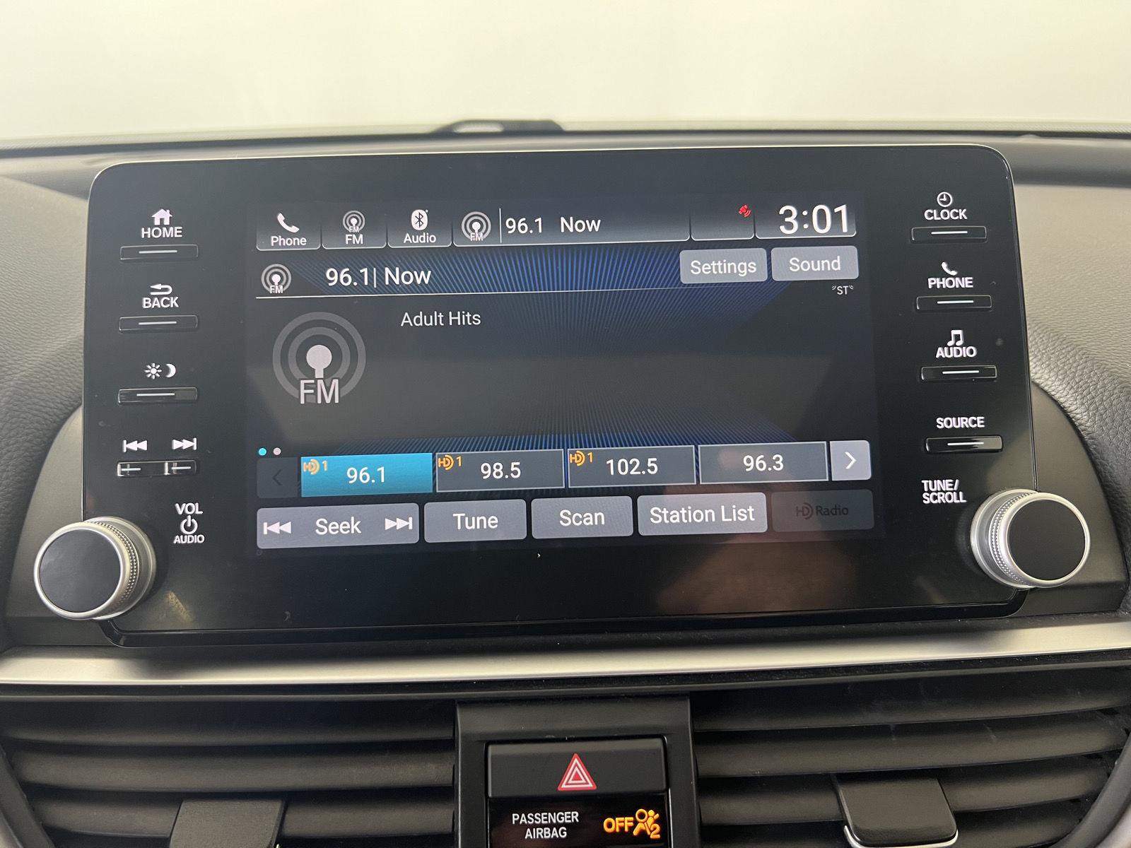 Used 2020 Modern Steel Metallic Honda EX-L image 20