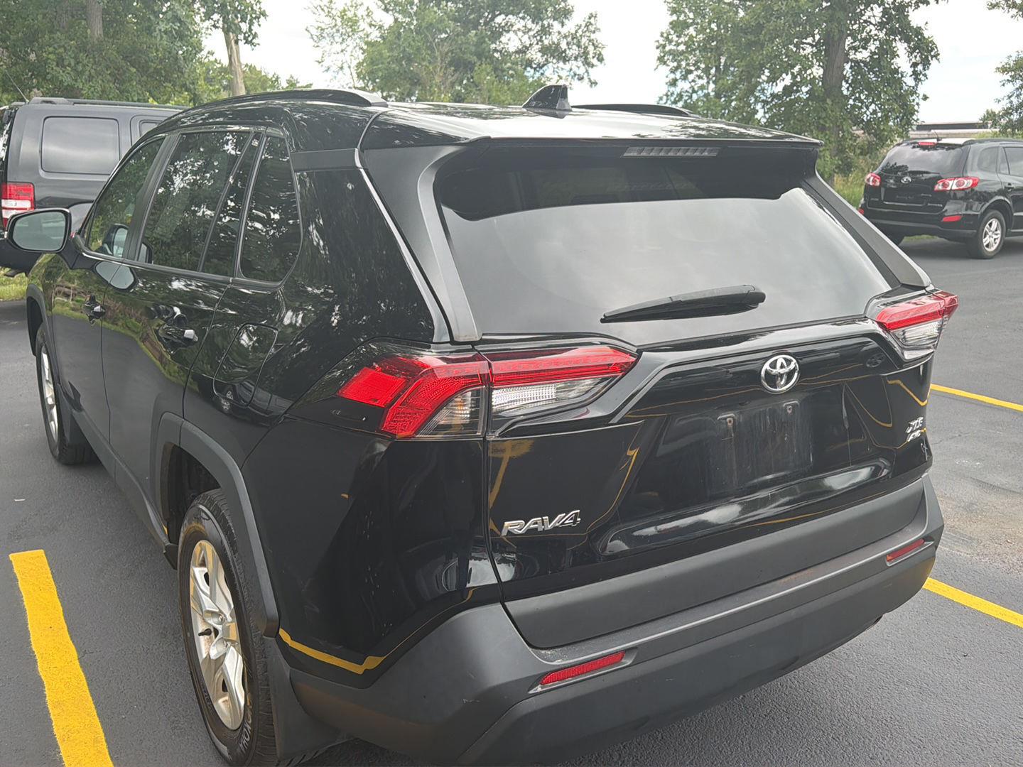 Used 2020 Midnight Black Metallic Toyota XLE image 4