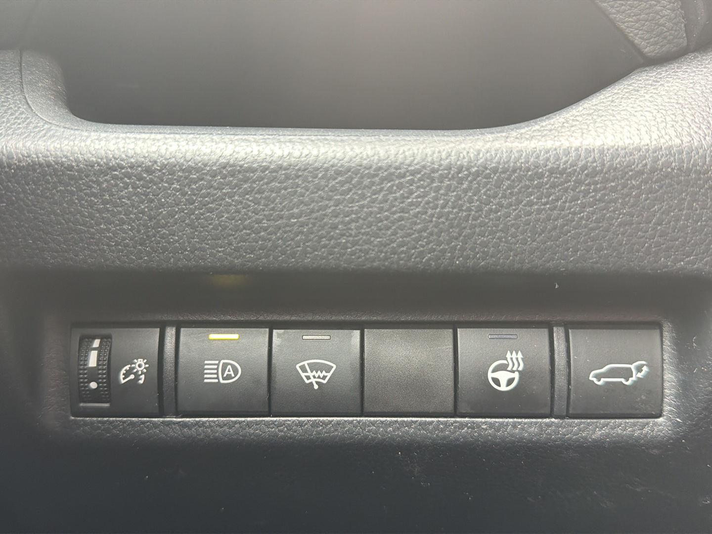 Used 2020 Midnight Black Metallic Toyota XLE image 12