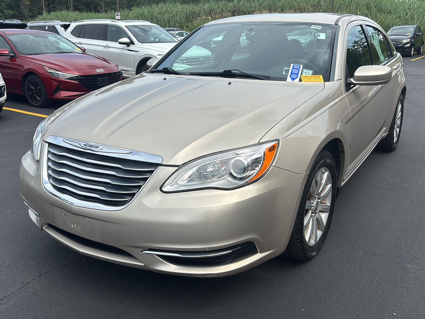 Used 2013 Cashmere Pearl Chrysler Touring image 3