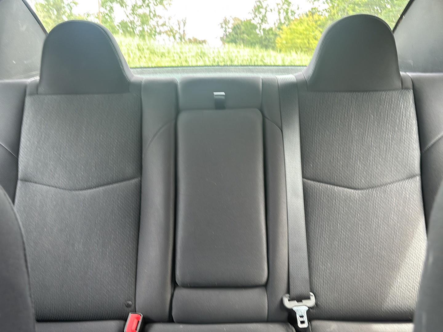 Used 2013 Cashmere Pearl Chrysler Touring image 15