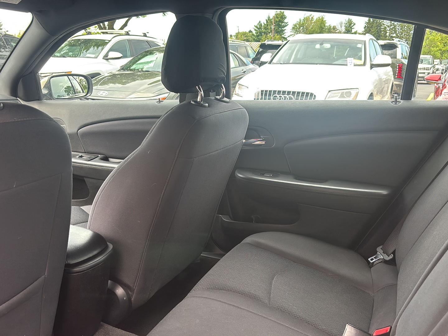 Used 2013 Cashmere Pearl Chrysler Touring image 16