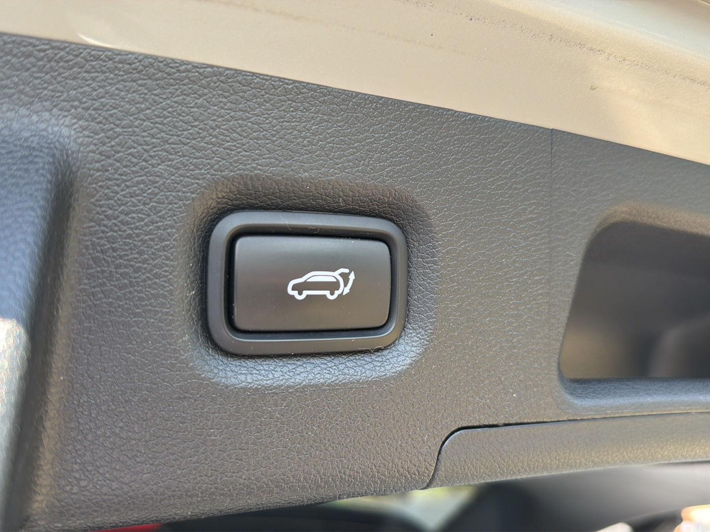 Certified Used 2023 Shimmering Silver Hyundai SEL image 11