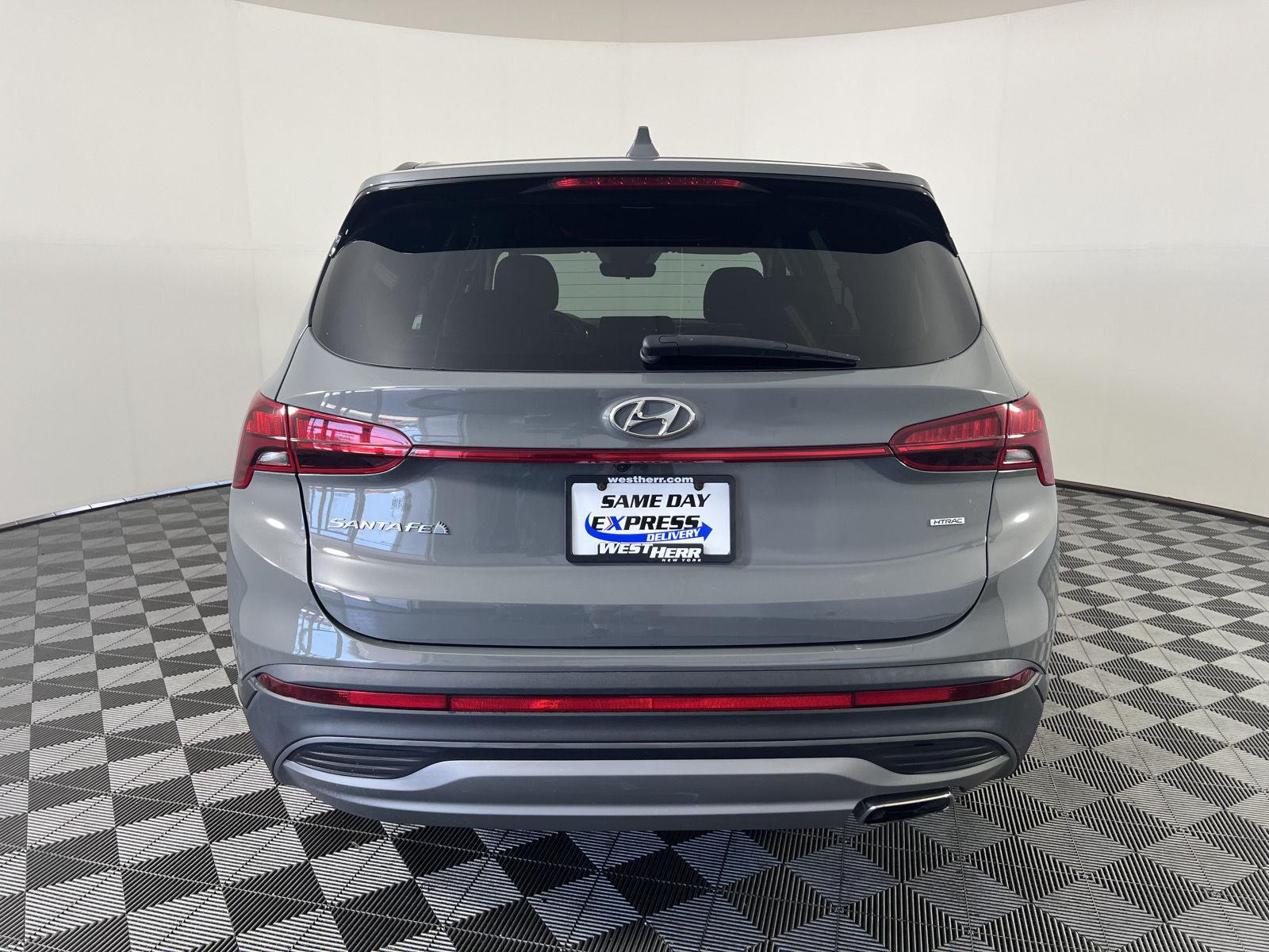 Certified Used 2023 Hampton Gray Hyundai SE image 4