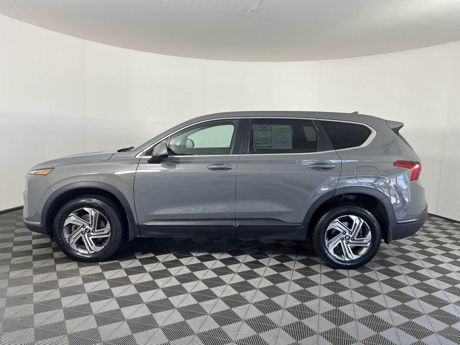 Certified Used 2023 Hampton Gray Hyundai SE image 6