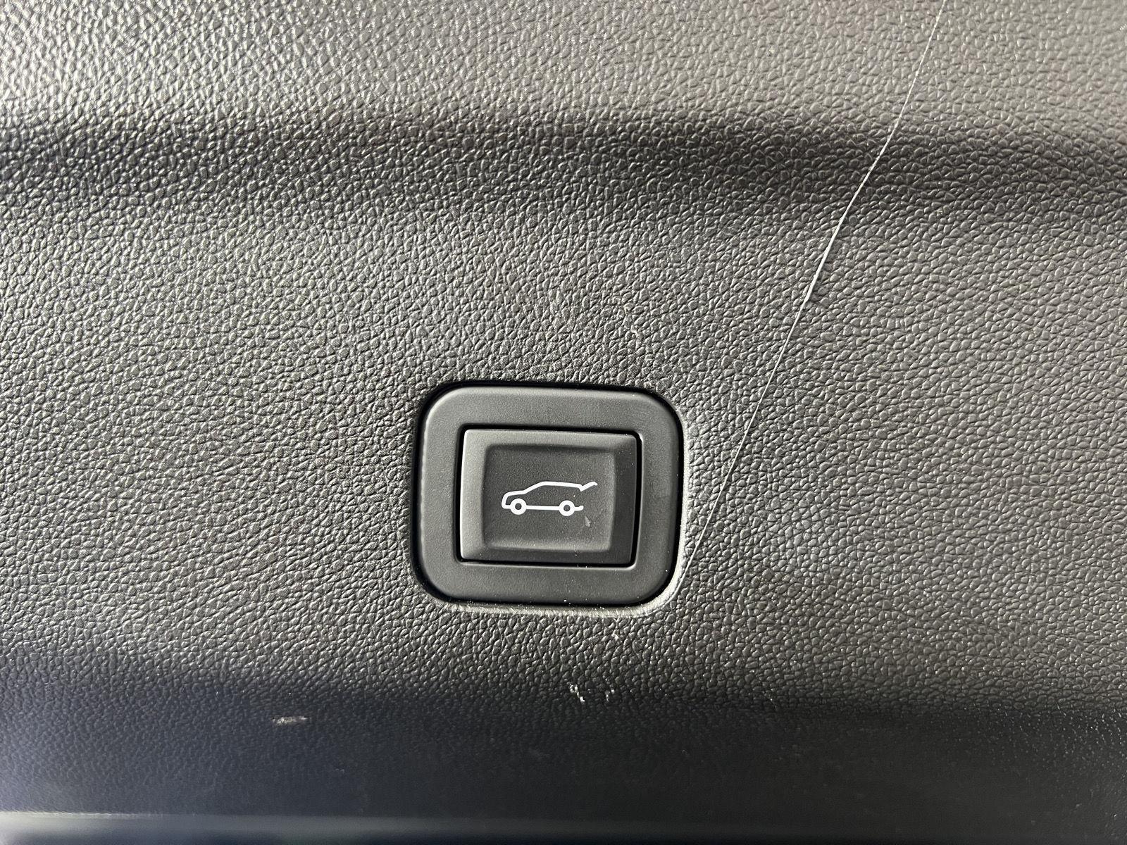 Used 2025 Sterling Metallic GMC Denali Ultimate image 34