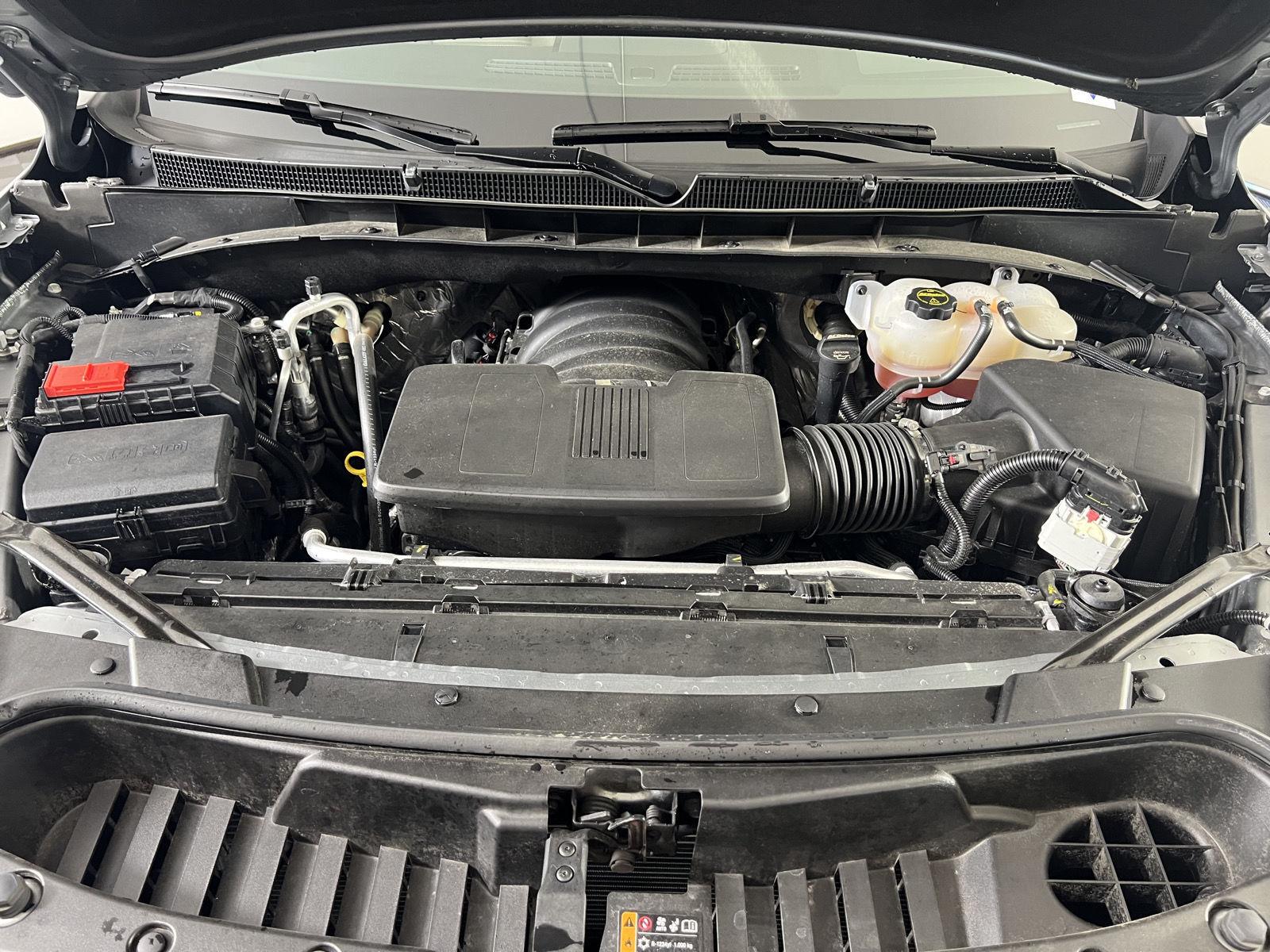 Used 2025 Sterling Metallic GMC Denali Ultimate image 37