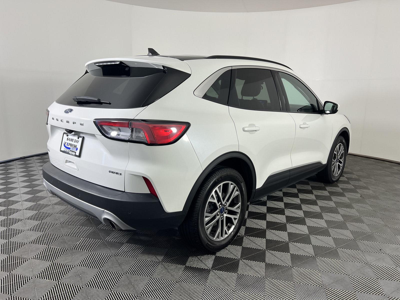 Used 2022 Star White Metallic Tri-Coat Ford SEL image 3