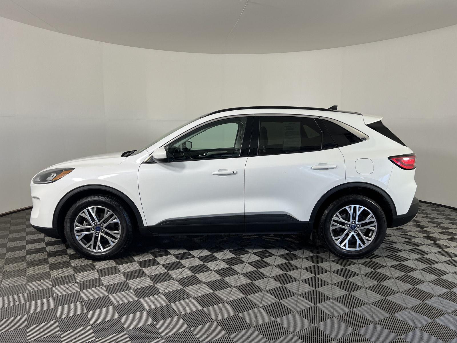 Used 2022 Star White Metallic Tri-Coat Ford SEL image 6