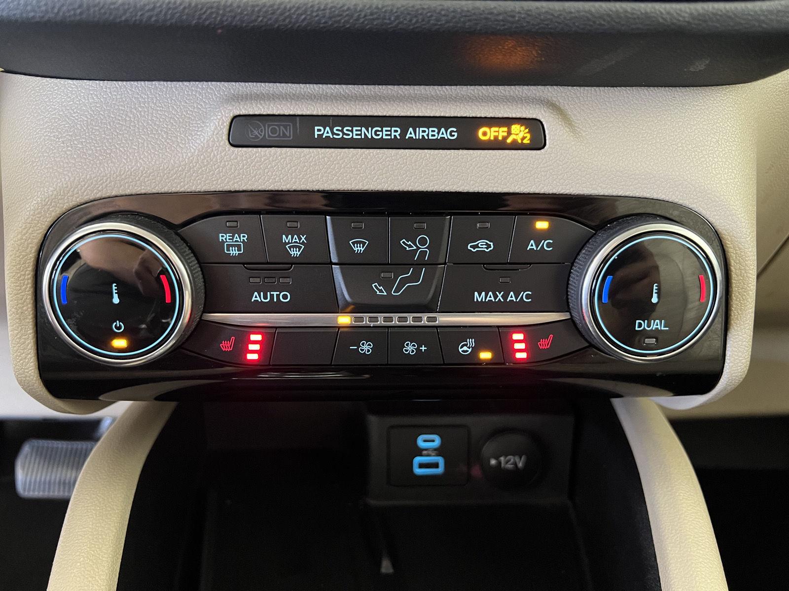 Used 2022 Star White Metallic Tri-Coat Ford SEL image 23