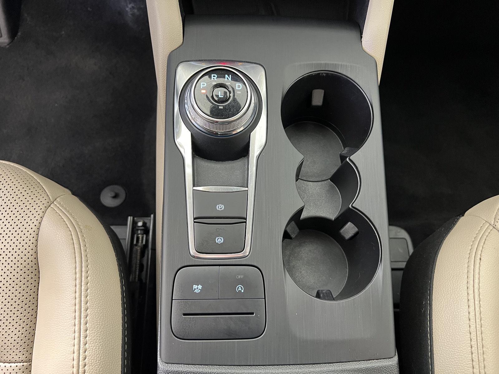 Used 2022 Star White Metallic Tri-Coat Ford SEL image 25