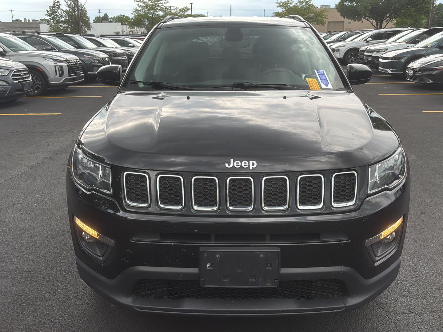 Used 2021 Diamond Black Crystal Pearlcoat Jeep Latitude image 2