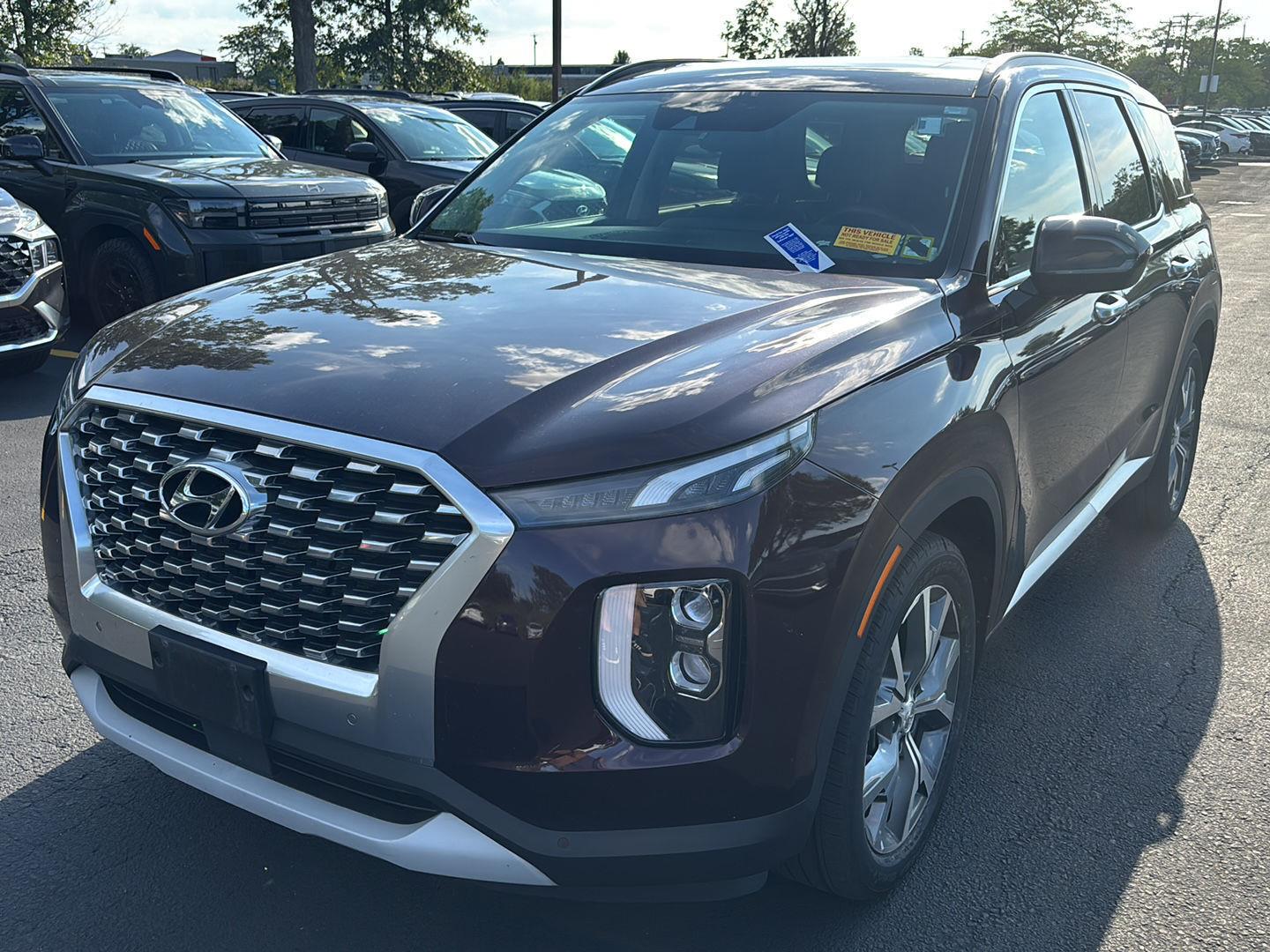 Used 2020 Sierra Burgundy Hyundai SEL image 3