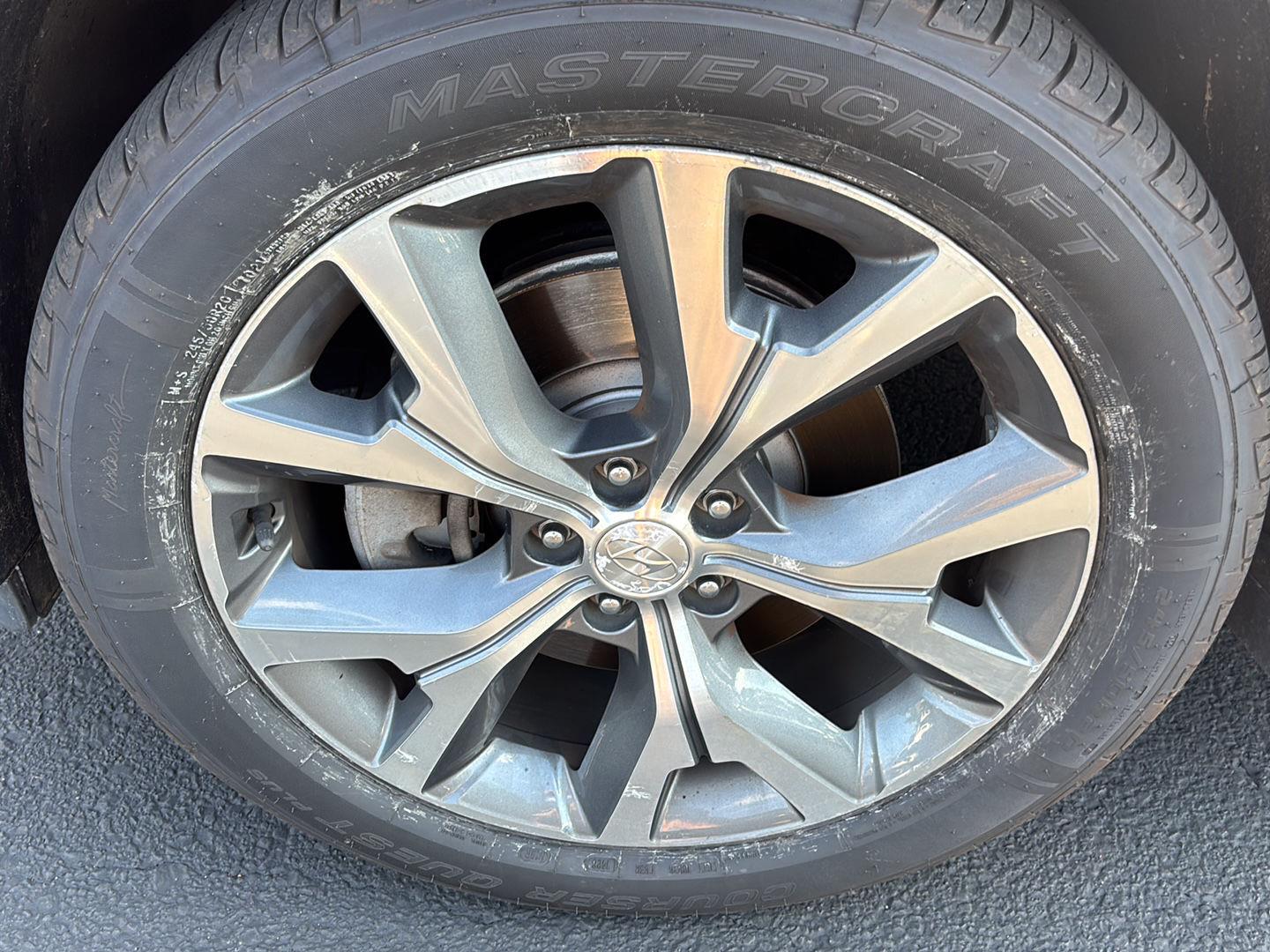 Used 2020 Sierra Burgundy Hyundai SEL image 4