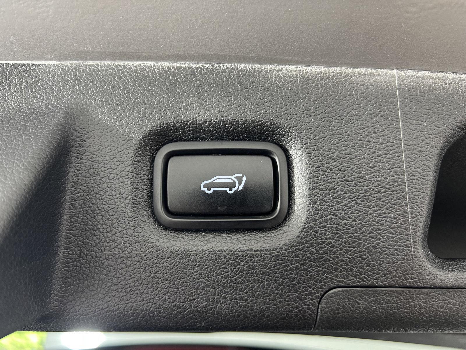 Used 2022 Shimmering Silver Hyundai XRT image 27
