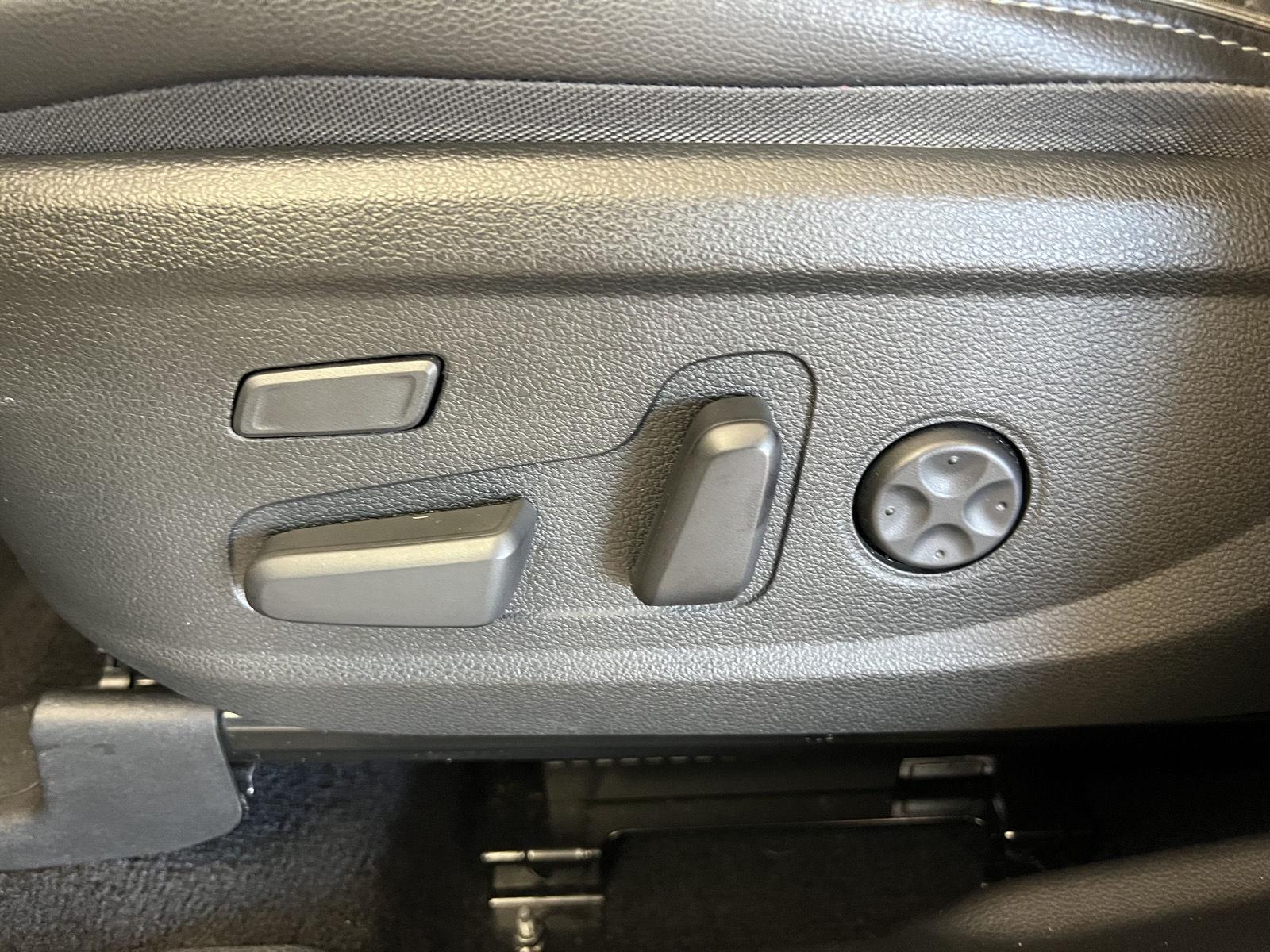 Certified Used 2023 Hampton Gray Hyundai Limited image 12