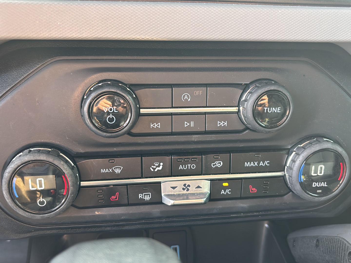 Used 2023 Hot Pepper Red Tinted Clearcoat Ford Big Bend image 13