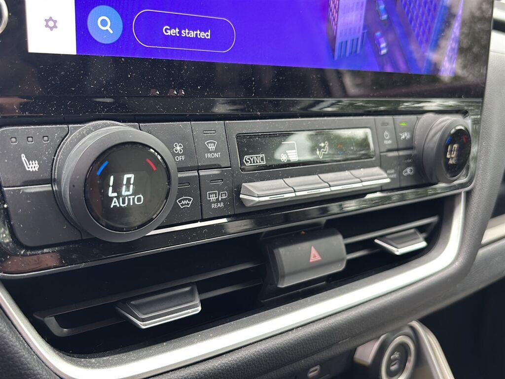 Used 2024 Wind Chill Pearl Toyota XLE image 13