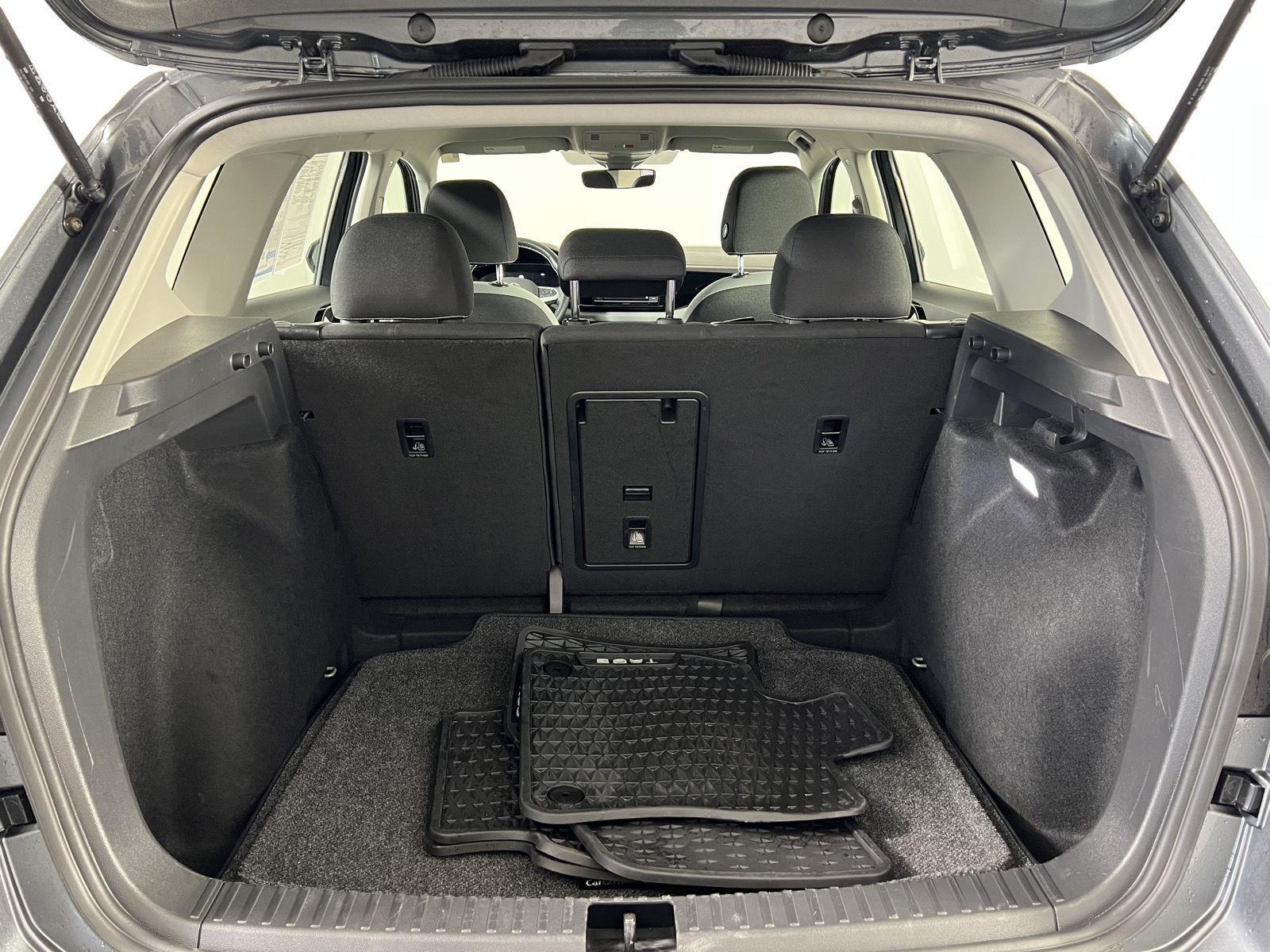 Used 2024 Platinum Gray Metallic Volkswagen S image 9