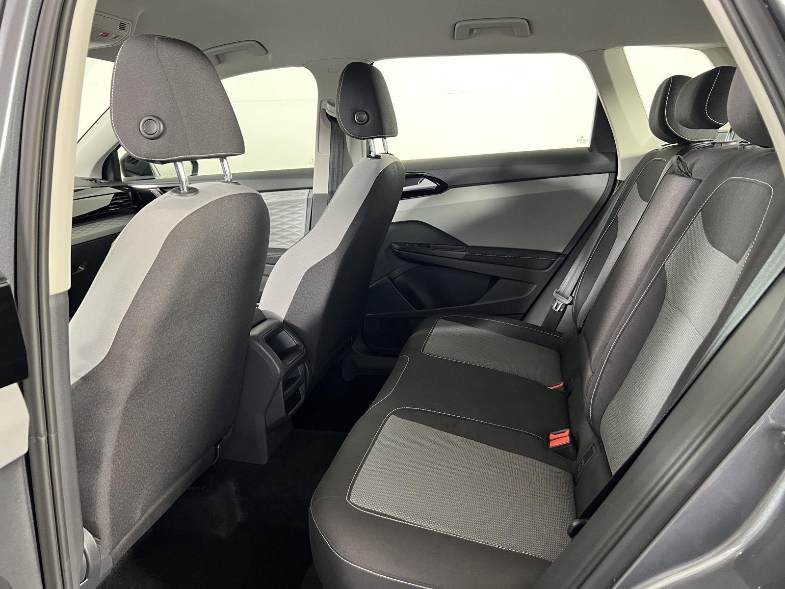 Used 2024 Platinum Gray Metallic Volkswagen S image 27