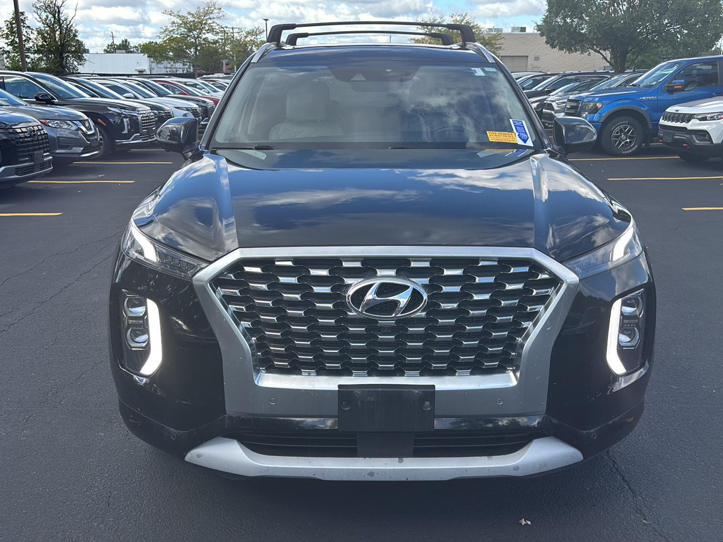 Used 2022 Abyss Black Pearl Hyundai Limited image 2