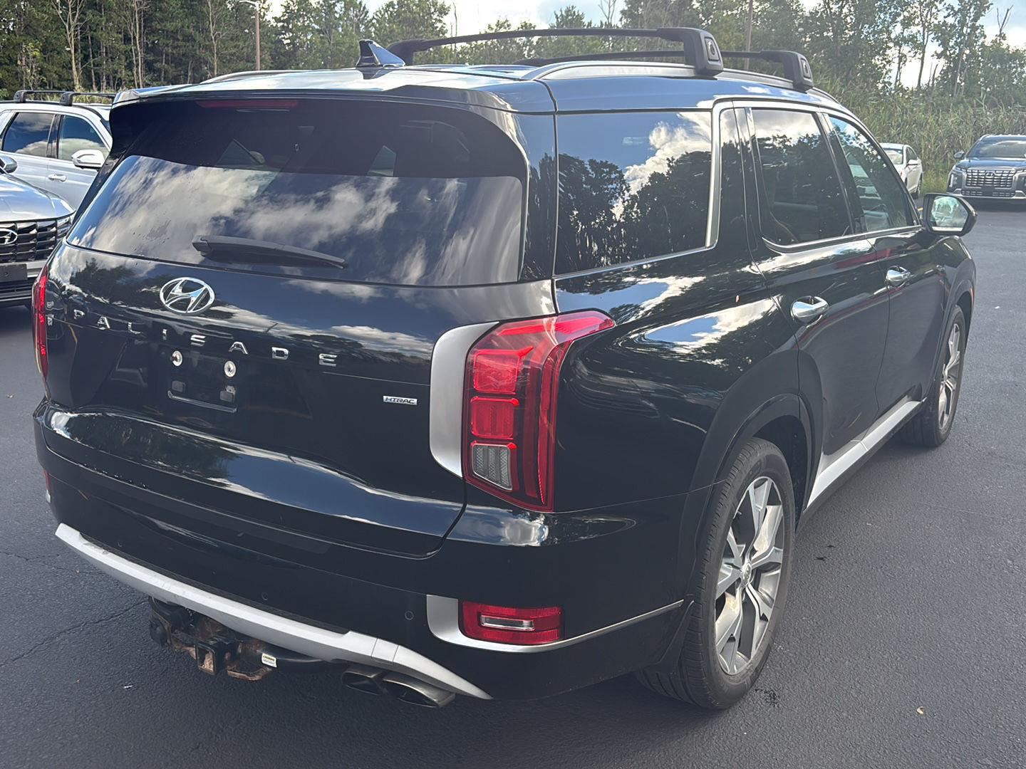 Used 2022 Abyss Black Pearl Hyundai Limited image 6