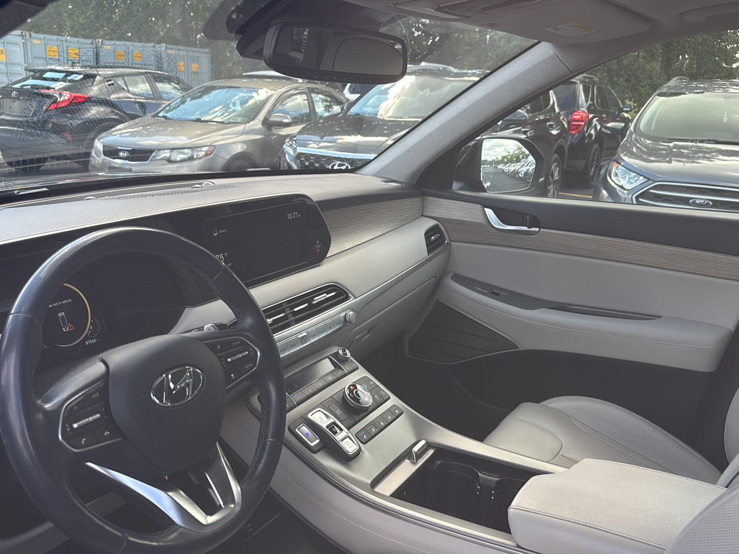 Used 2022 Abyss Black Pearl Hyundai Limited image 14