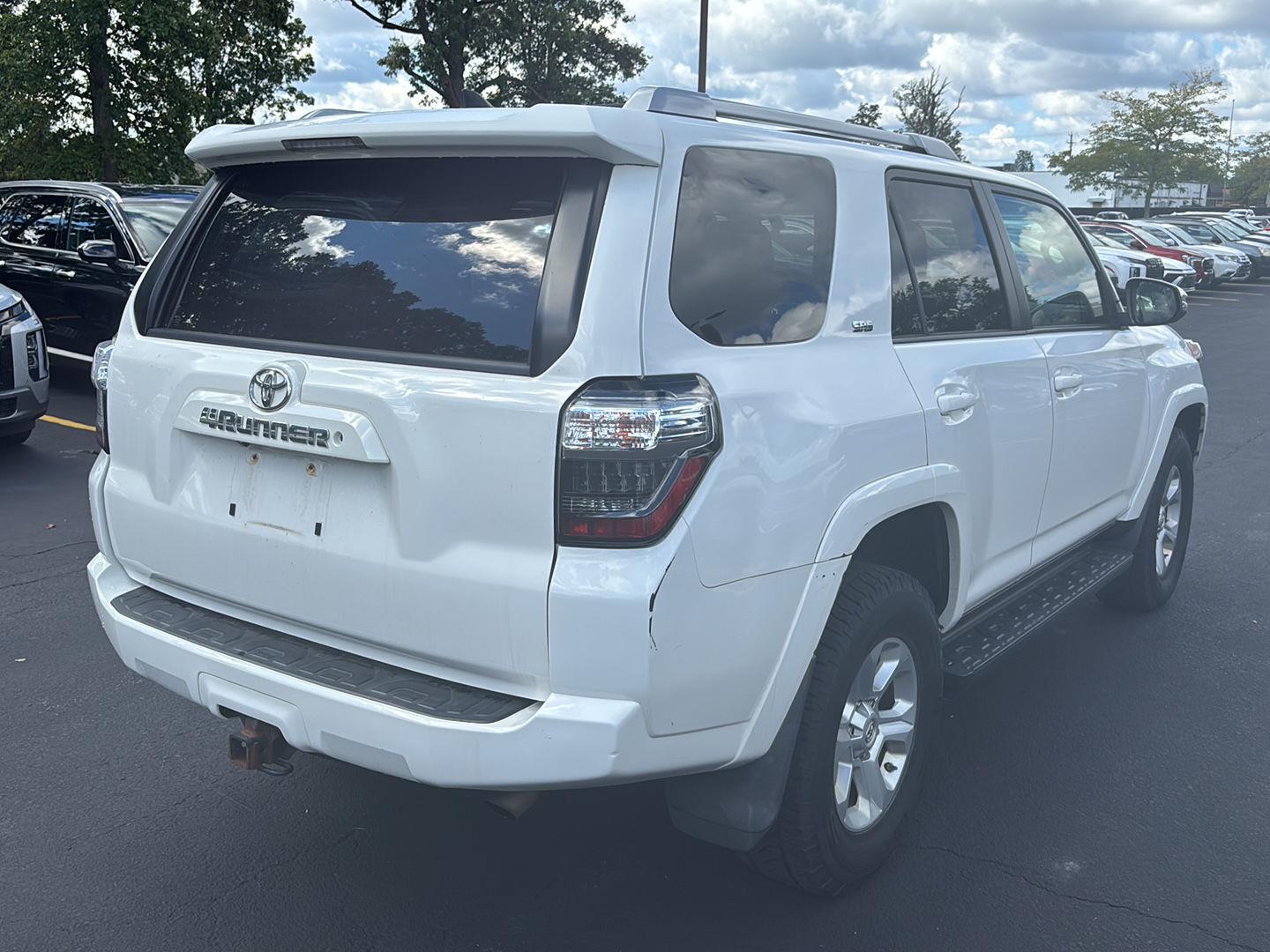 Used 2017 Super White Toyota SR5 Premium image 6