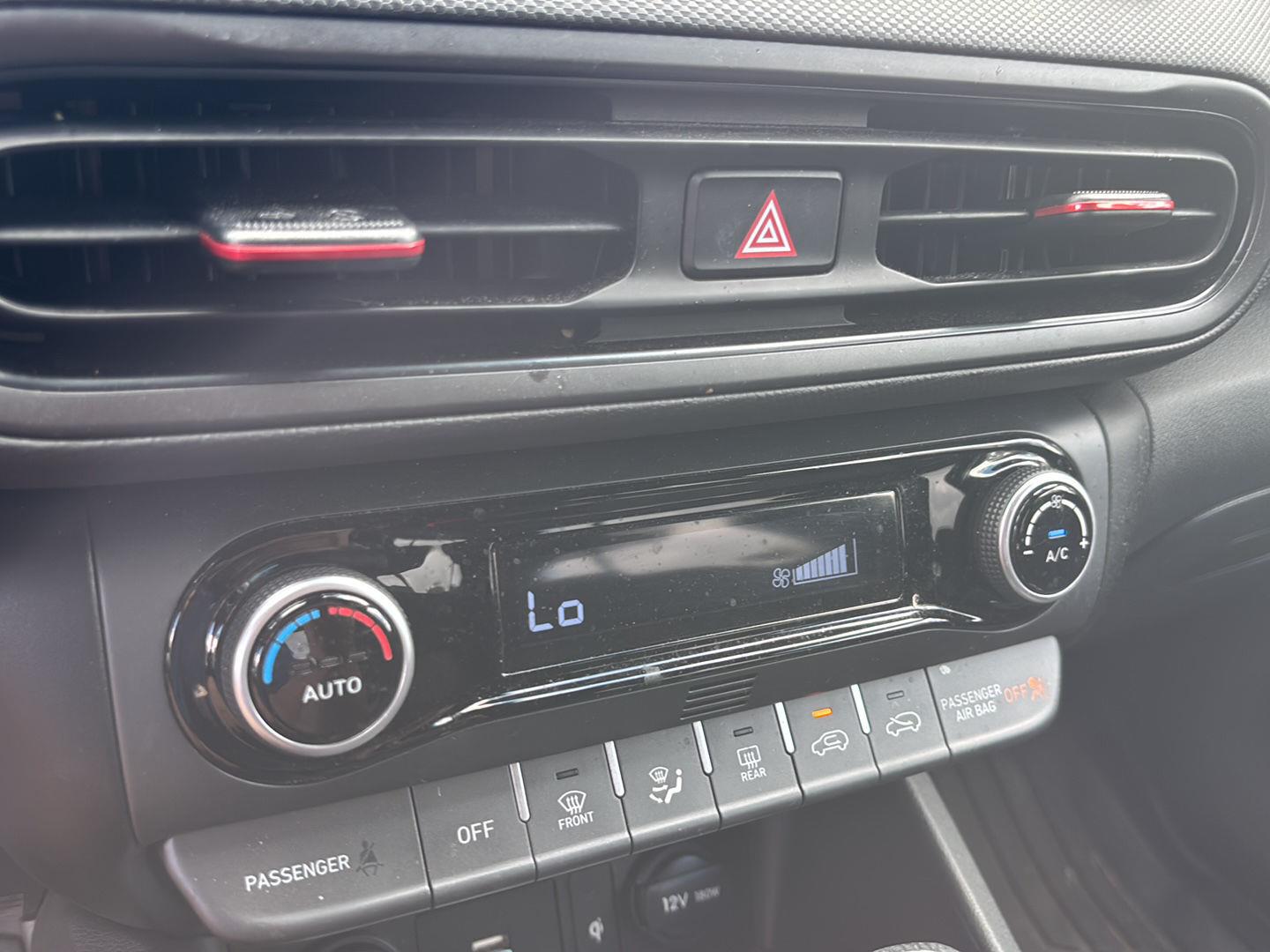 Used 2023 Wh Hyundai  image 14