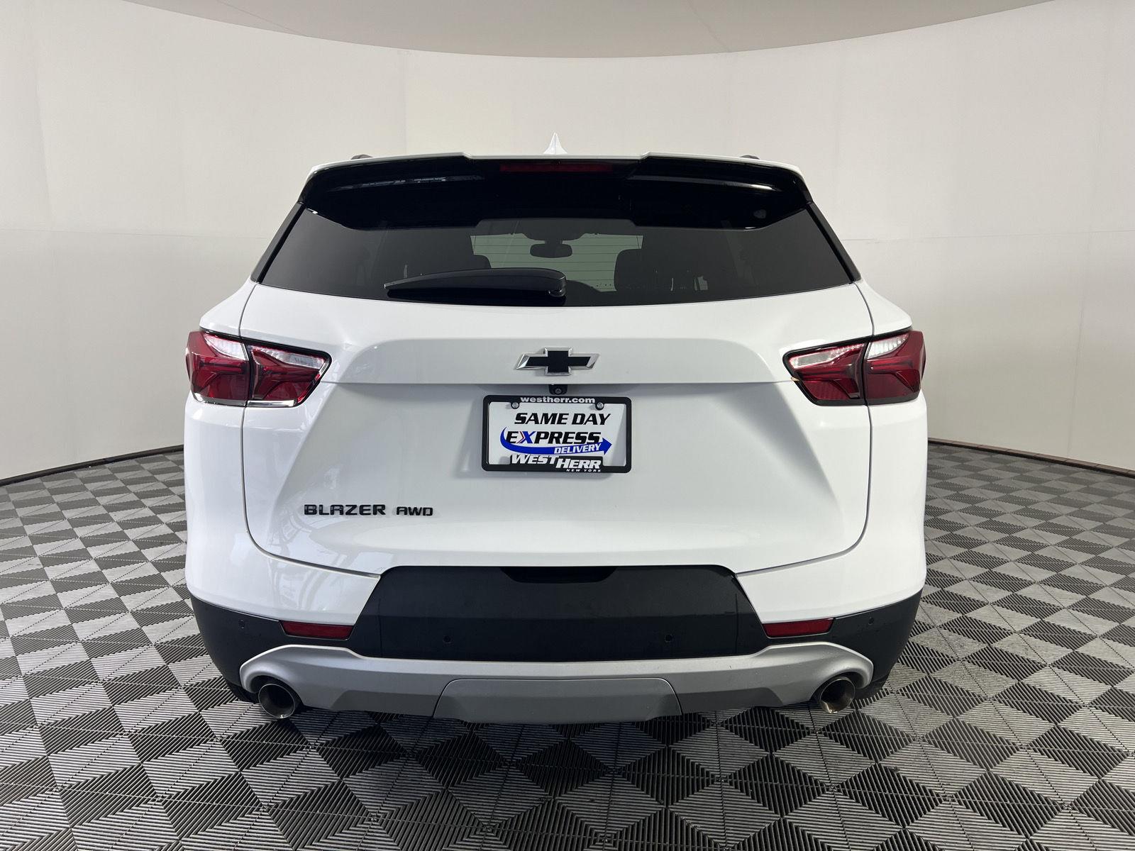 Used 2020 Summit White Chevrolet LT image 4