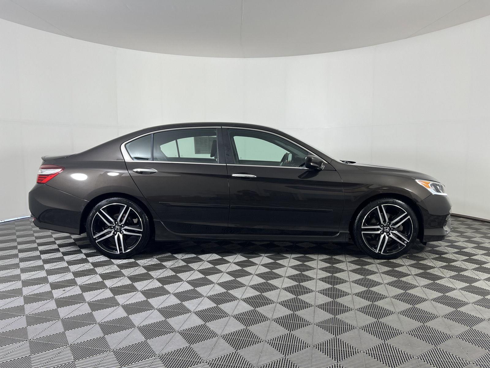 Used 2017 Kona Coffee Metallic Honda Sport SE image 2