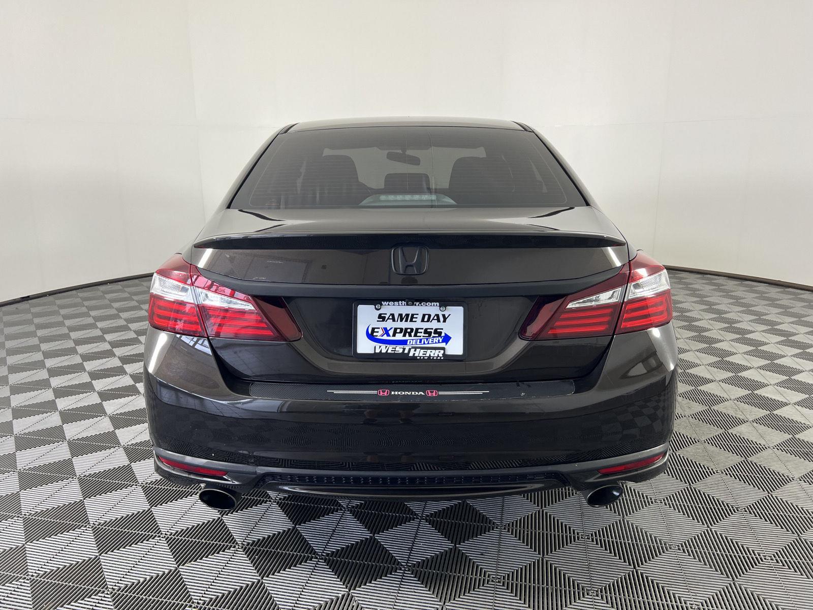 Used 2017 Kona Coffee Metallic Honda Sport SE image 4
