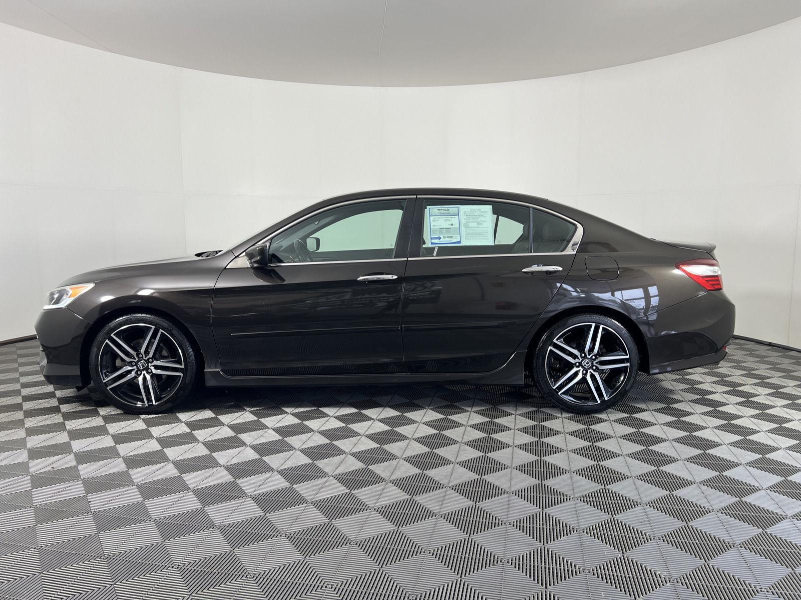 Used 2017 Kona Coffee Metallic Honda Sport SE image 6