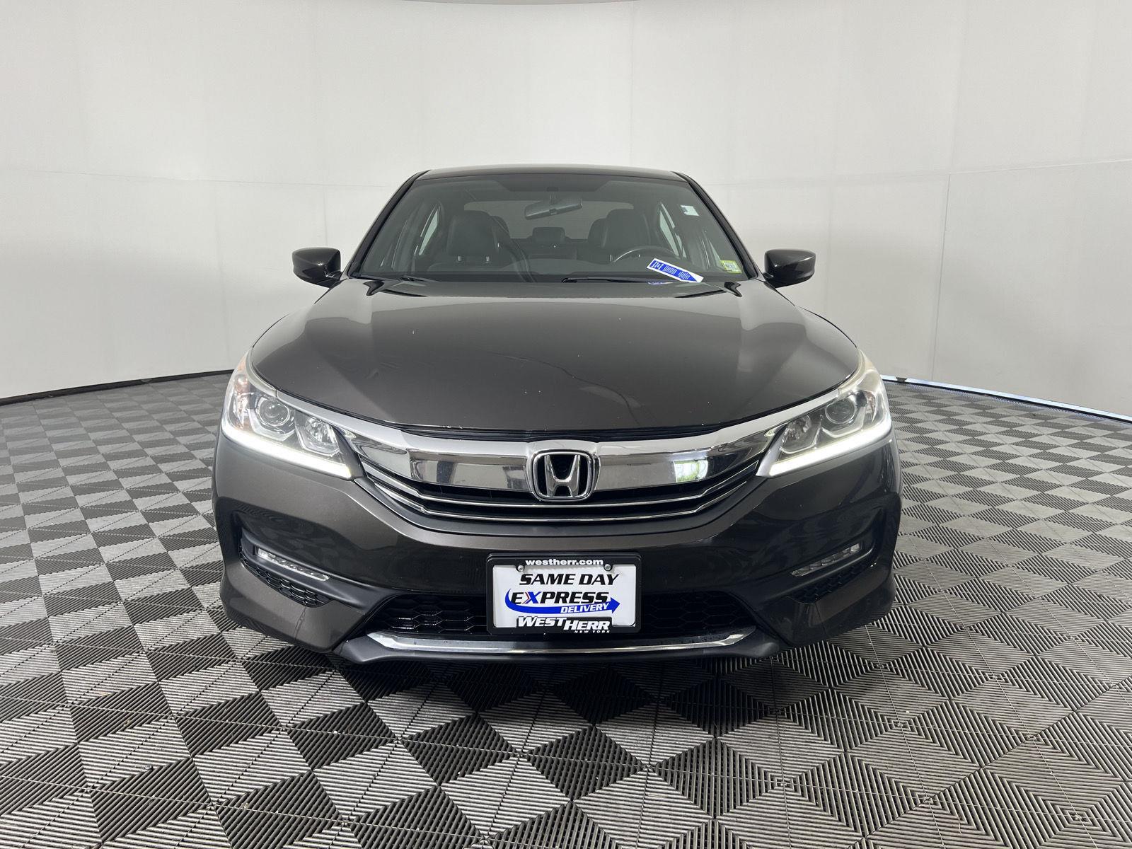 Used 2017 Kona Coffee Metallic Honda Sport SE image 8