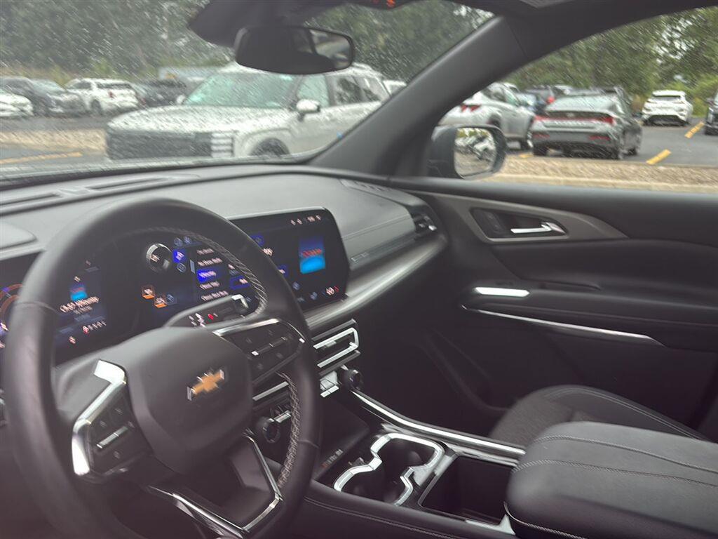 Used 2026 Sterling Gray Metallic Chevrolet FWD LT image 10