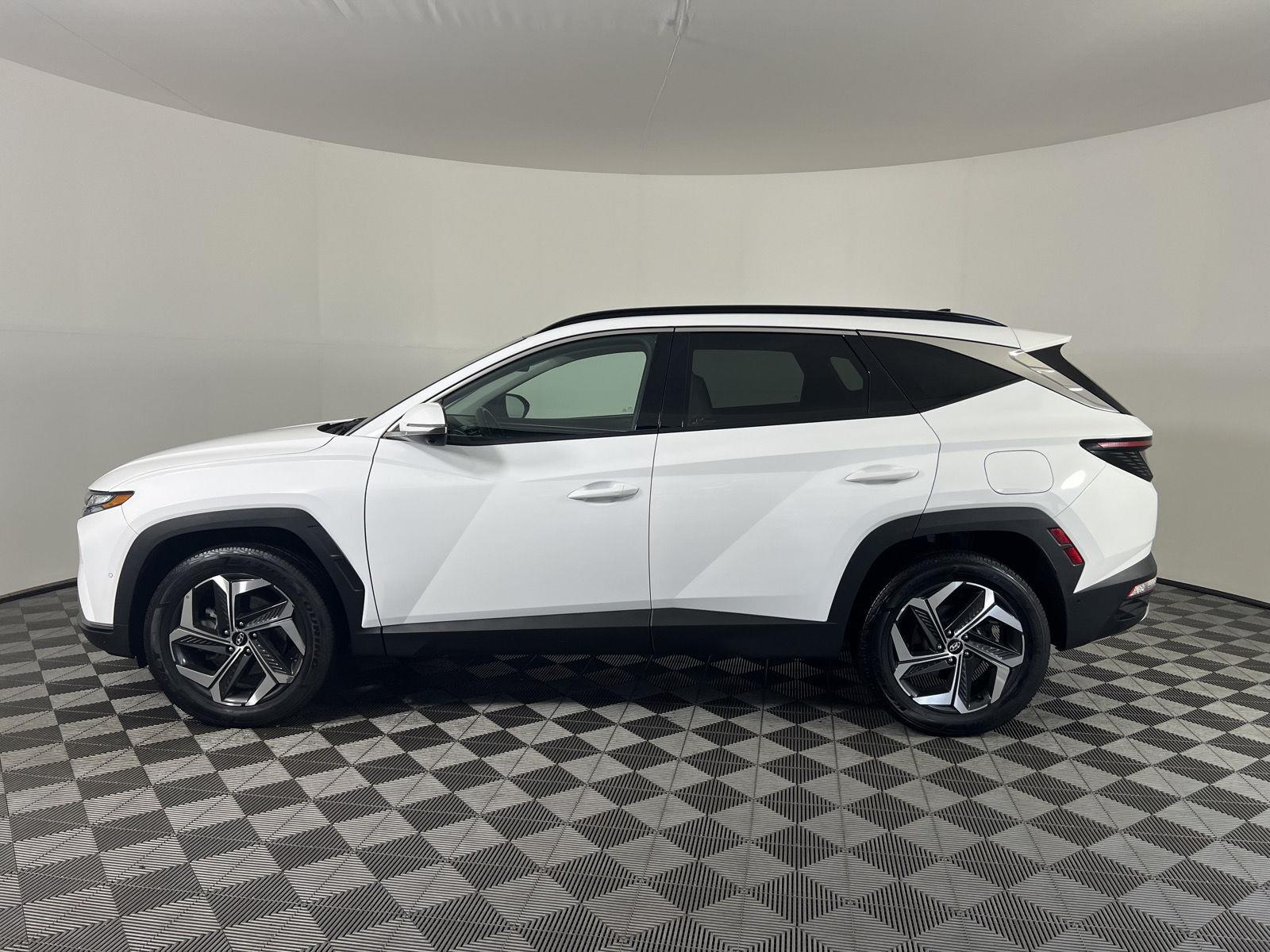Certified Used 2024 Wh Hyundai  image 6