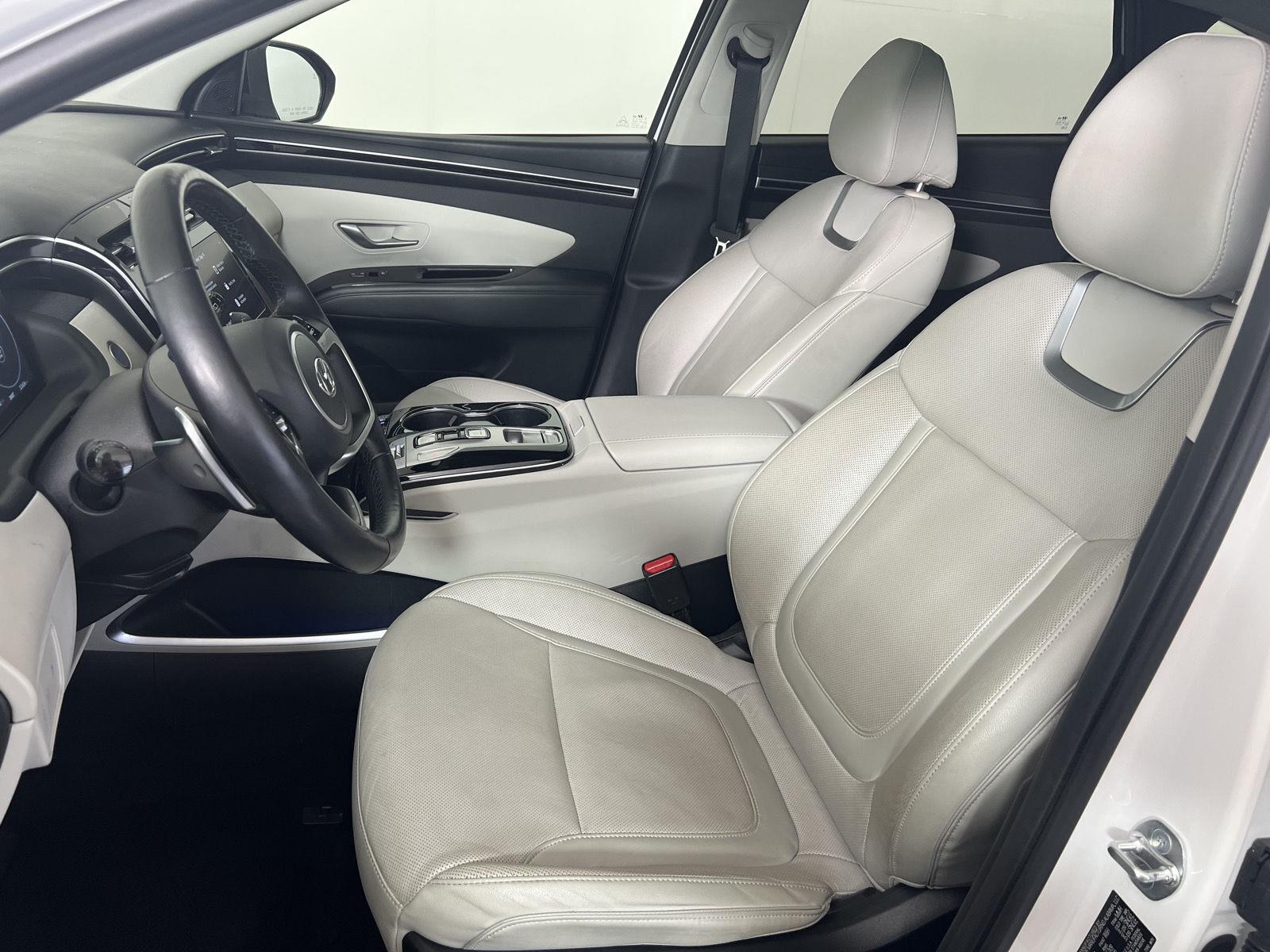 Certified Used 2024 Wh Hyundai  image 11