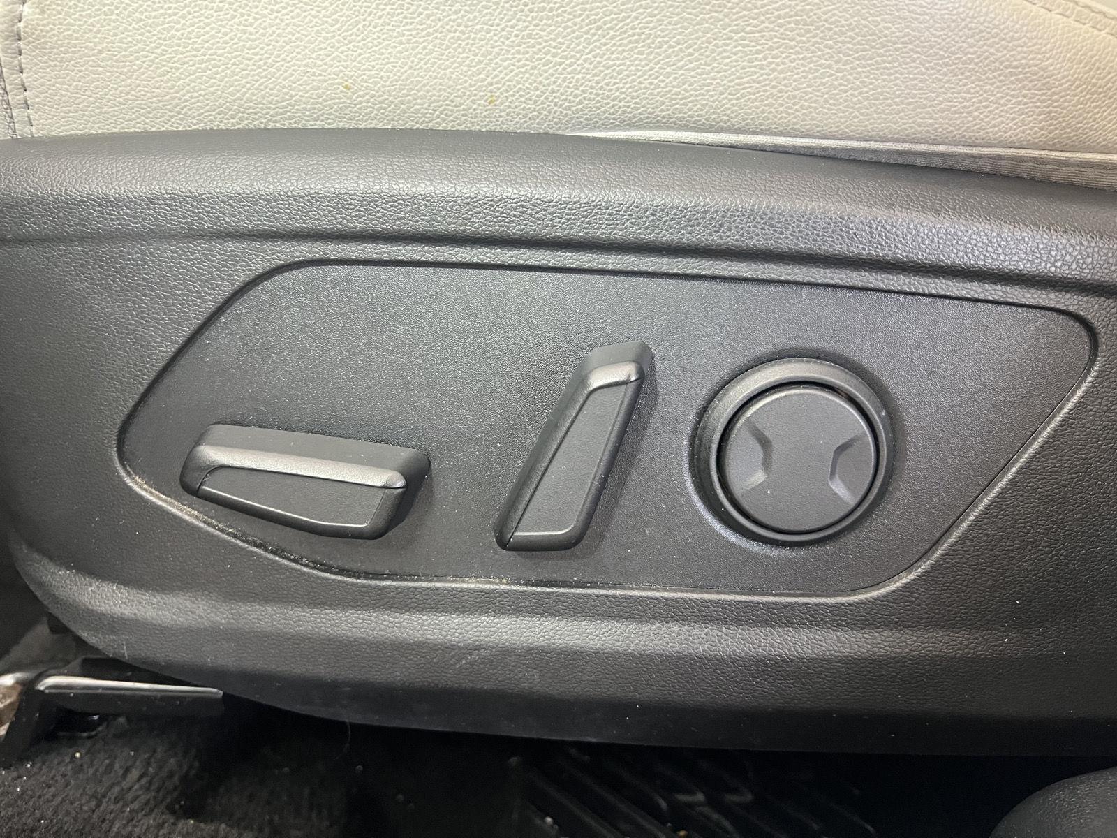Certified Used 2024 Wh Hyundai  image 12
