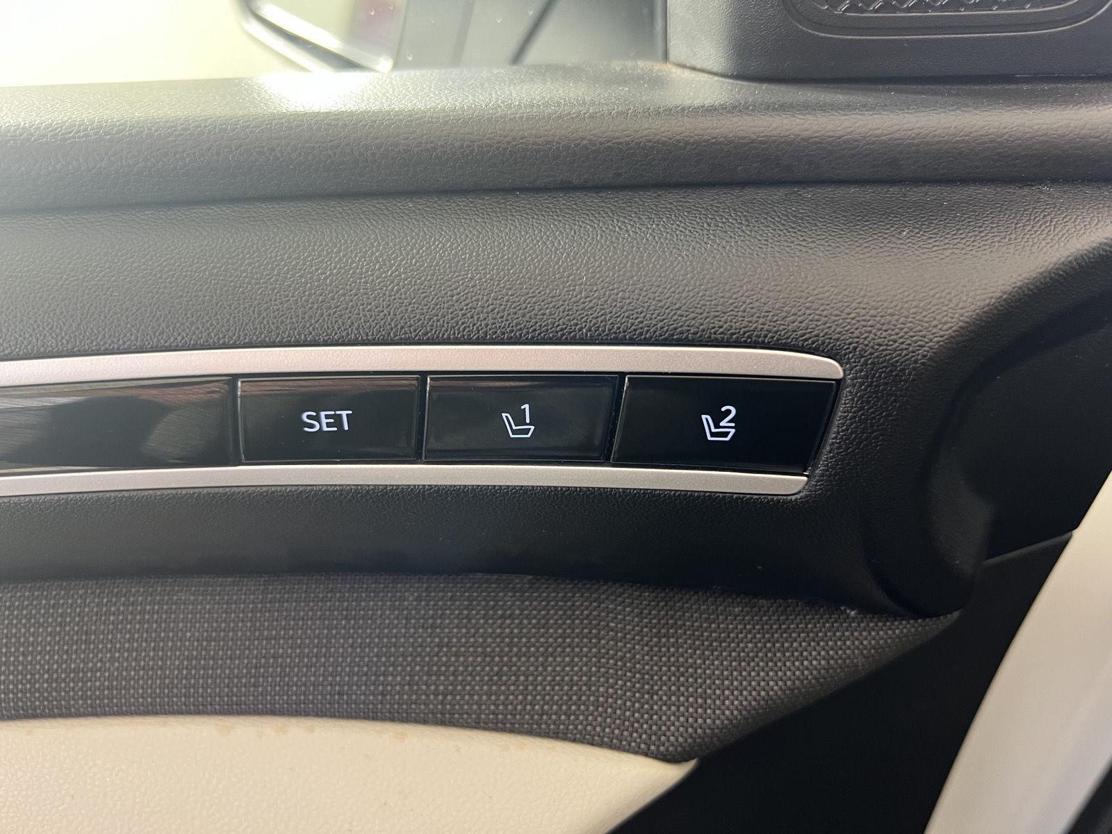Certified Used 2024 Wh Hyundai  image 14