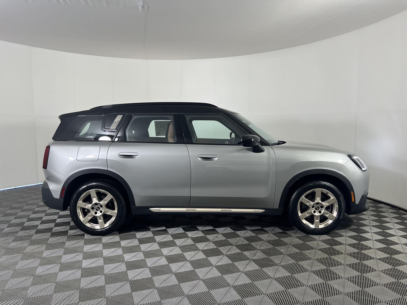 Used 2025 Melting Silver III Metallic MINI S image 2
