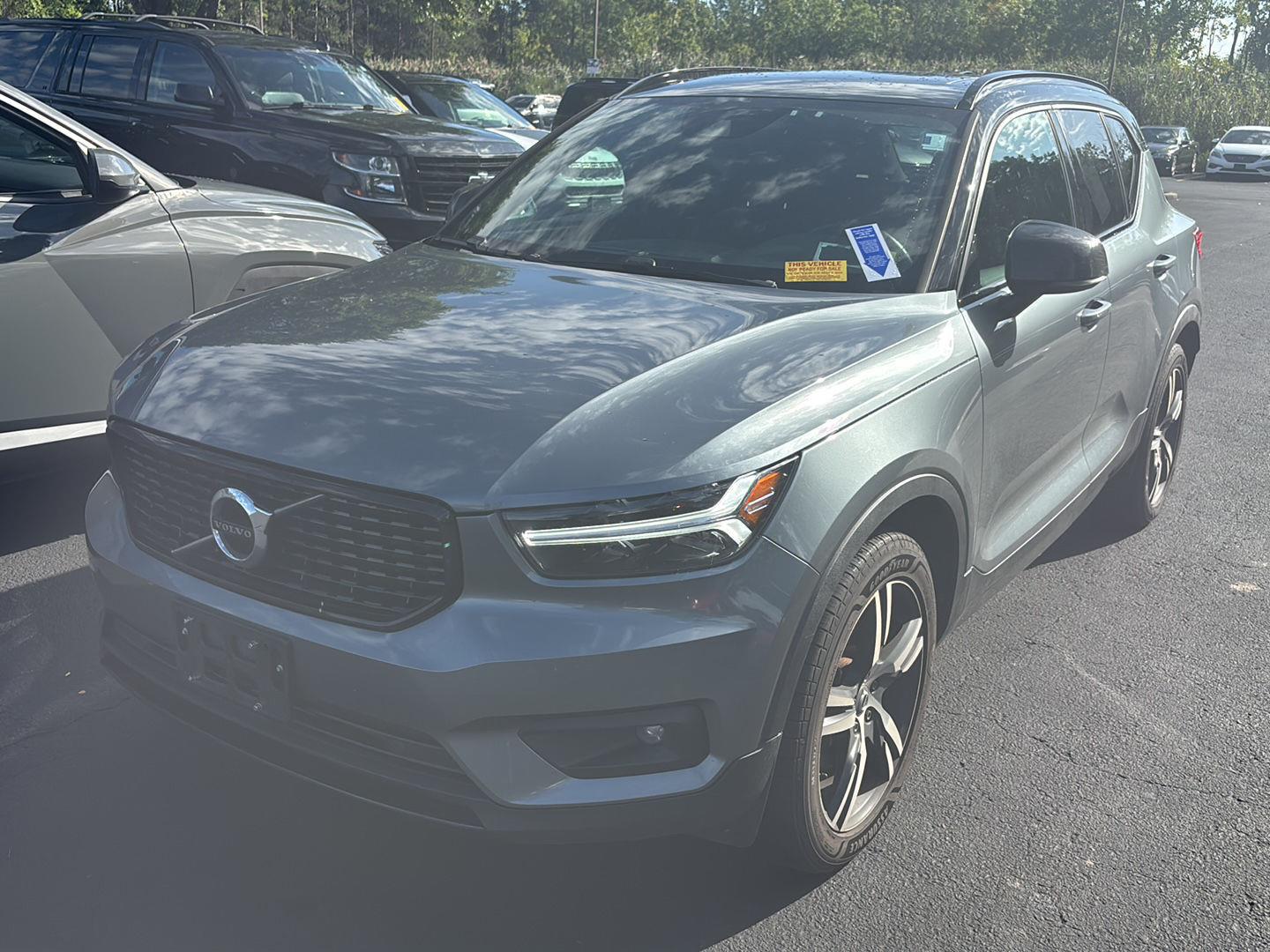 Used 2019 Gy Volvo R-Design image 3