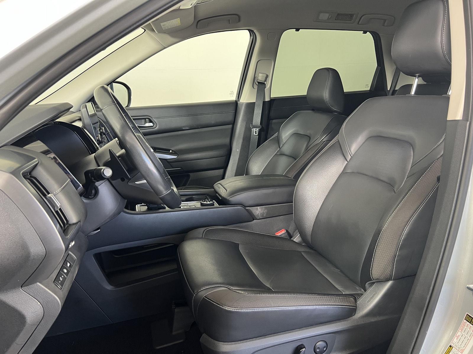 Used 2022 Brilliant Silver Metallic Nissan SL image 13
