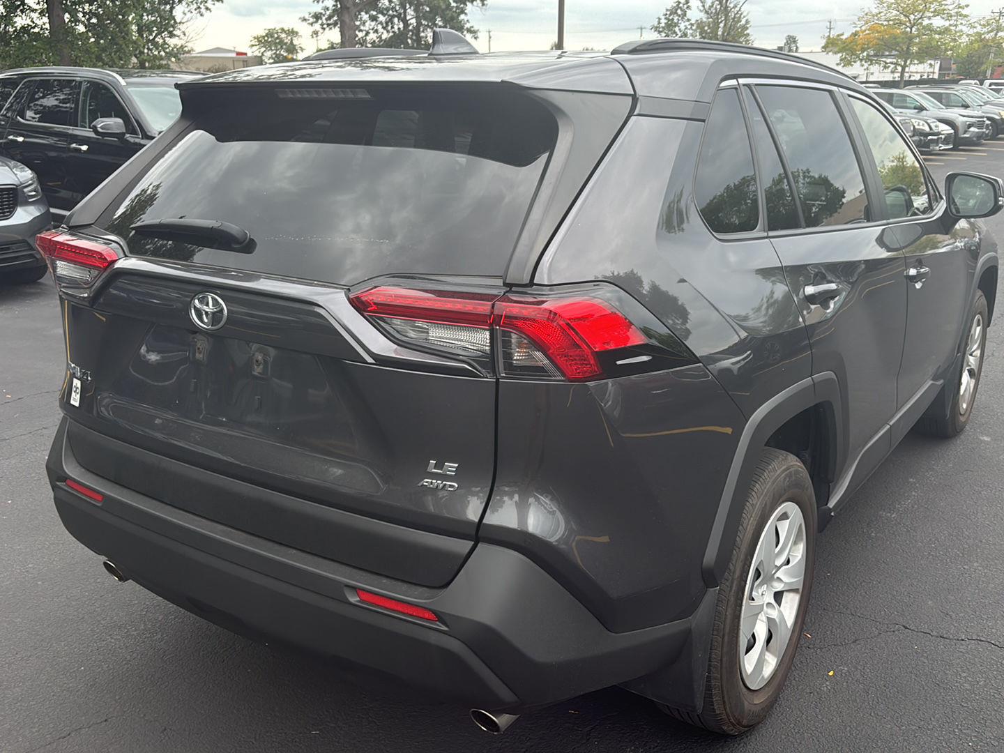 Used 2019 Magnetic Gray Metallic Toyota LE image 7