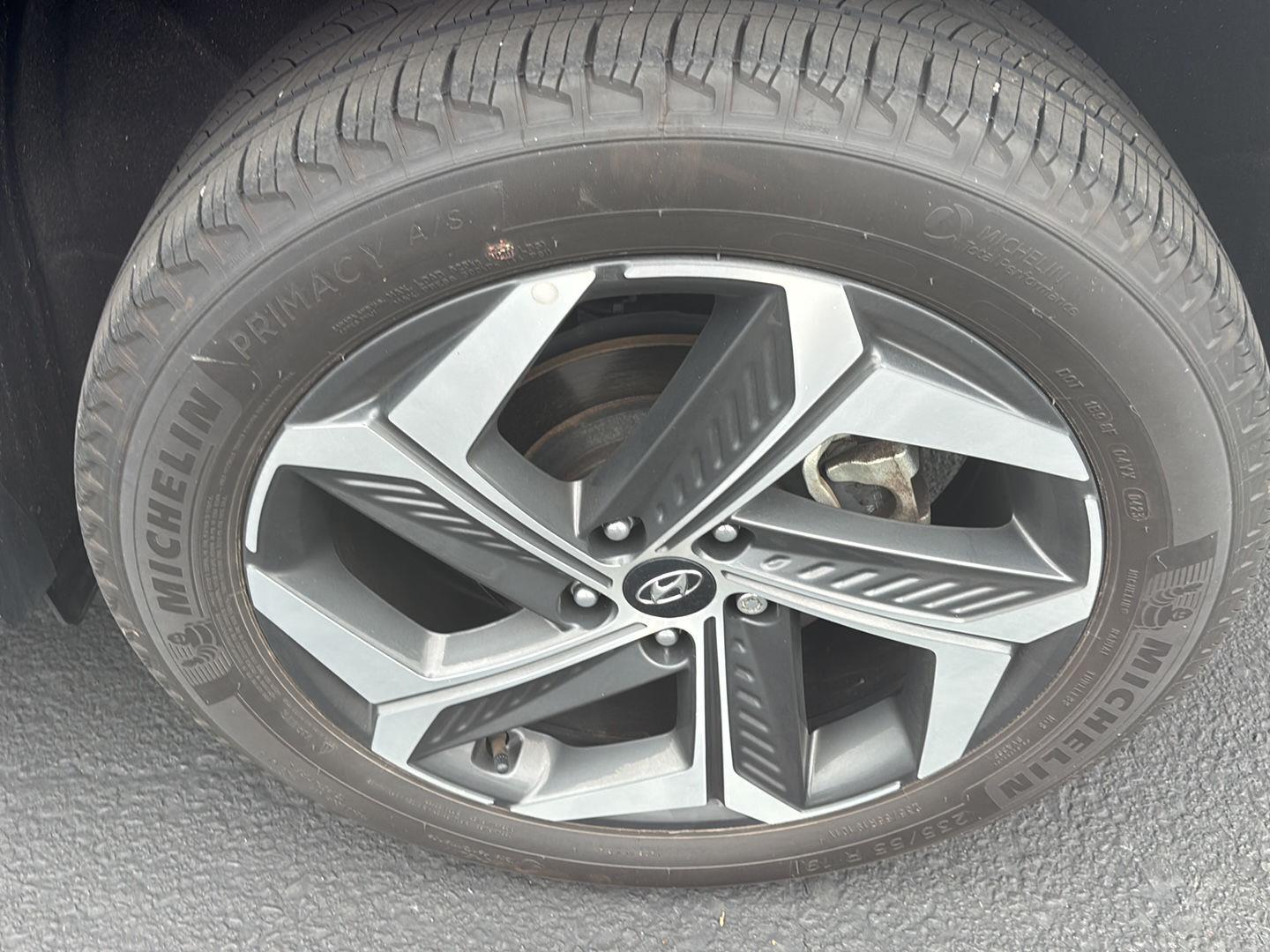 Certified Used 2023 Amazon Gray Hyundai Limited image 4