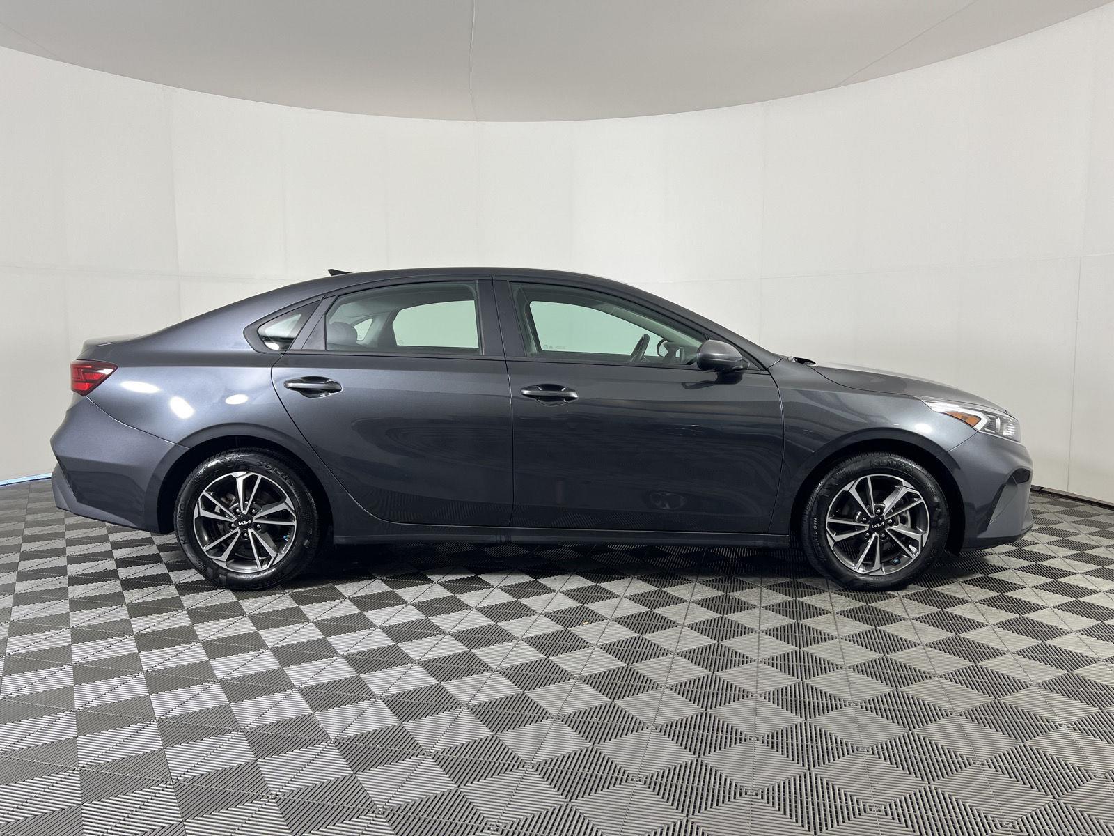 Used 2024 Gravity Gray Kia LXS image 2