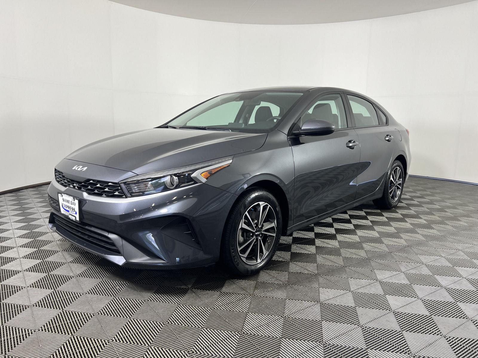 Used 2024 Gravity Gray Kia LXS image 7
