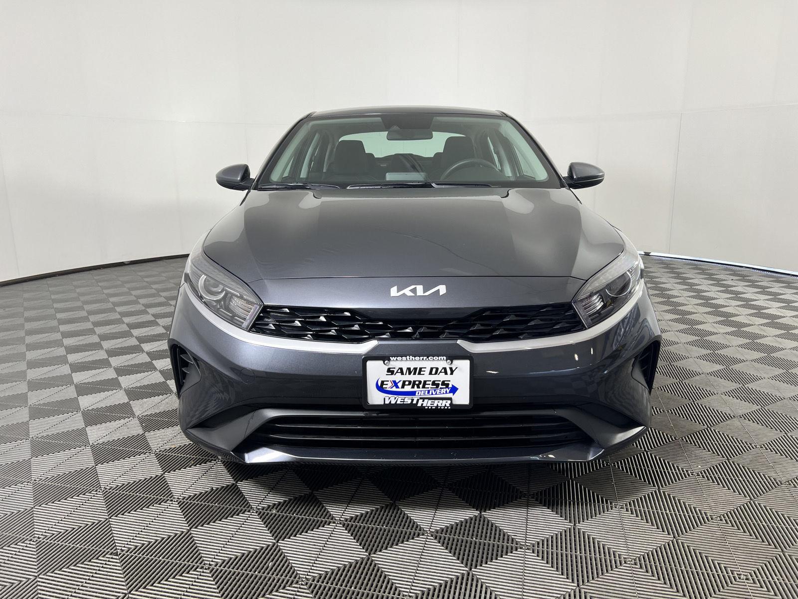 Used 2024 Gravity Gray Kia LXS image 8