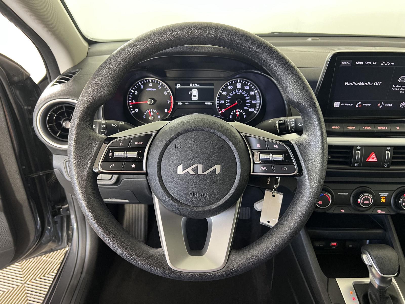 Used 2024 Gravity Gray Kia LXS image 14