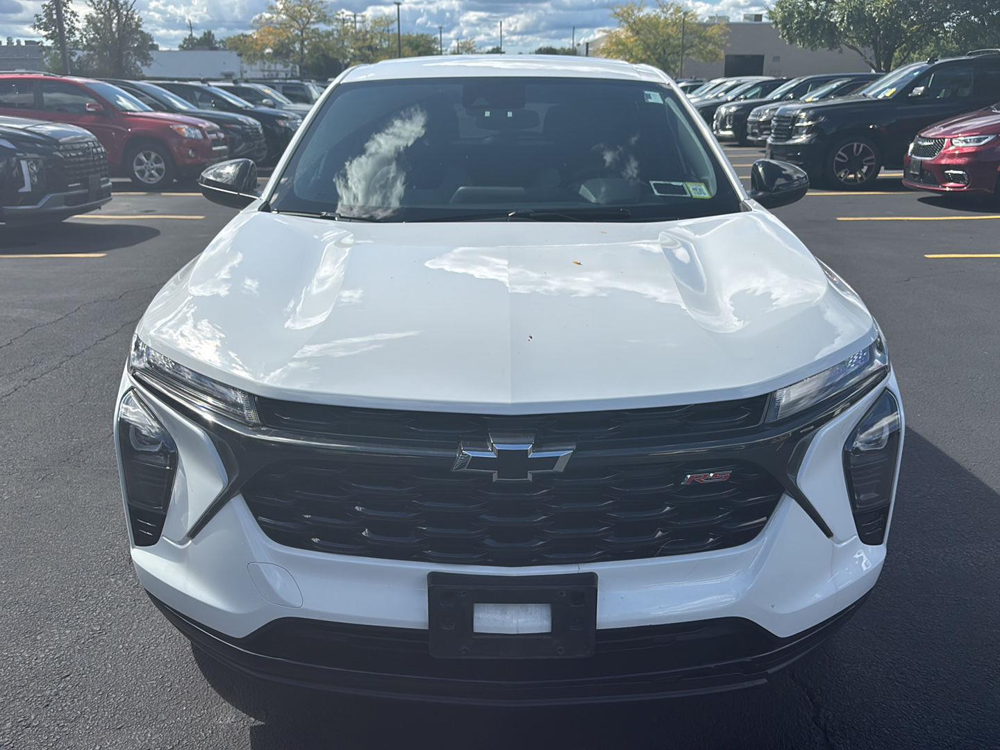 Used 2024 Summit White Chevrolet 1RS image 2