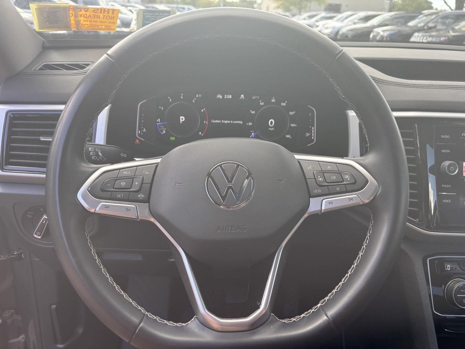 Used 2022 Platinum Gray Metallic Volkswagen 2.0T SE w/Technology image 16
